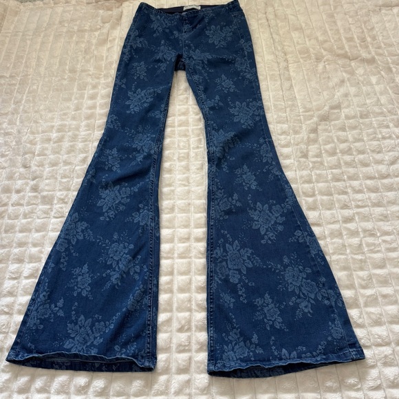 We the Free People 26 Penny Flare Pull On Jeans ~ Bell Bottoms Bootcut Stretch - Picture 2 of 10